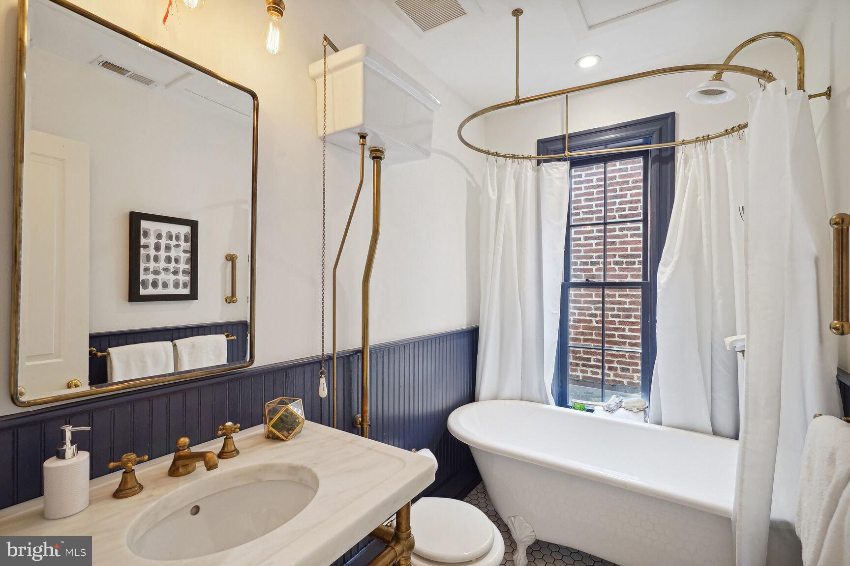 1102 East Capitol Street Northeast Washington, DC 20002 - Photo 17 of 28 2nd Full Bathroom