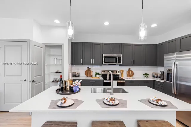 $2,861 | 13138 Valletta Way Port Street, Unit 32185, Port St. Lucie, FL 34987