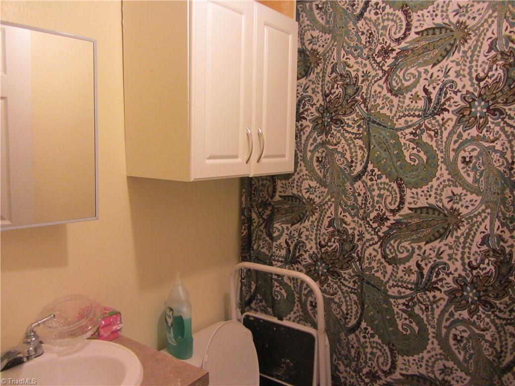 1096 Franklin Moore Road Madison, NC 27025 - Photo 8 of 17 Gallery Image 8