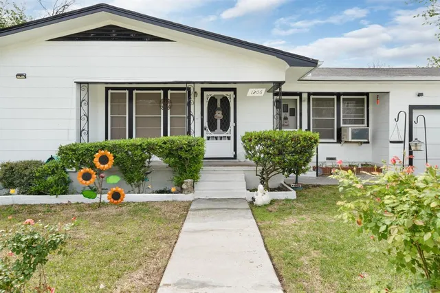 $140,000 | 1206 West Jackson Street, Clarksville, TX 75426