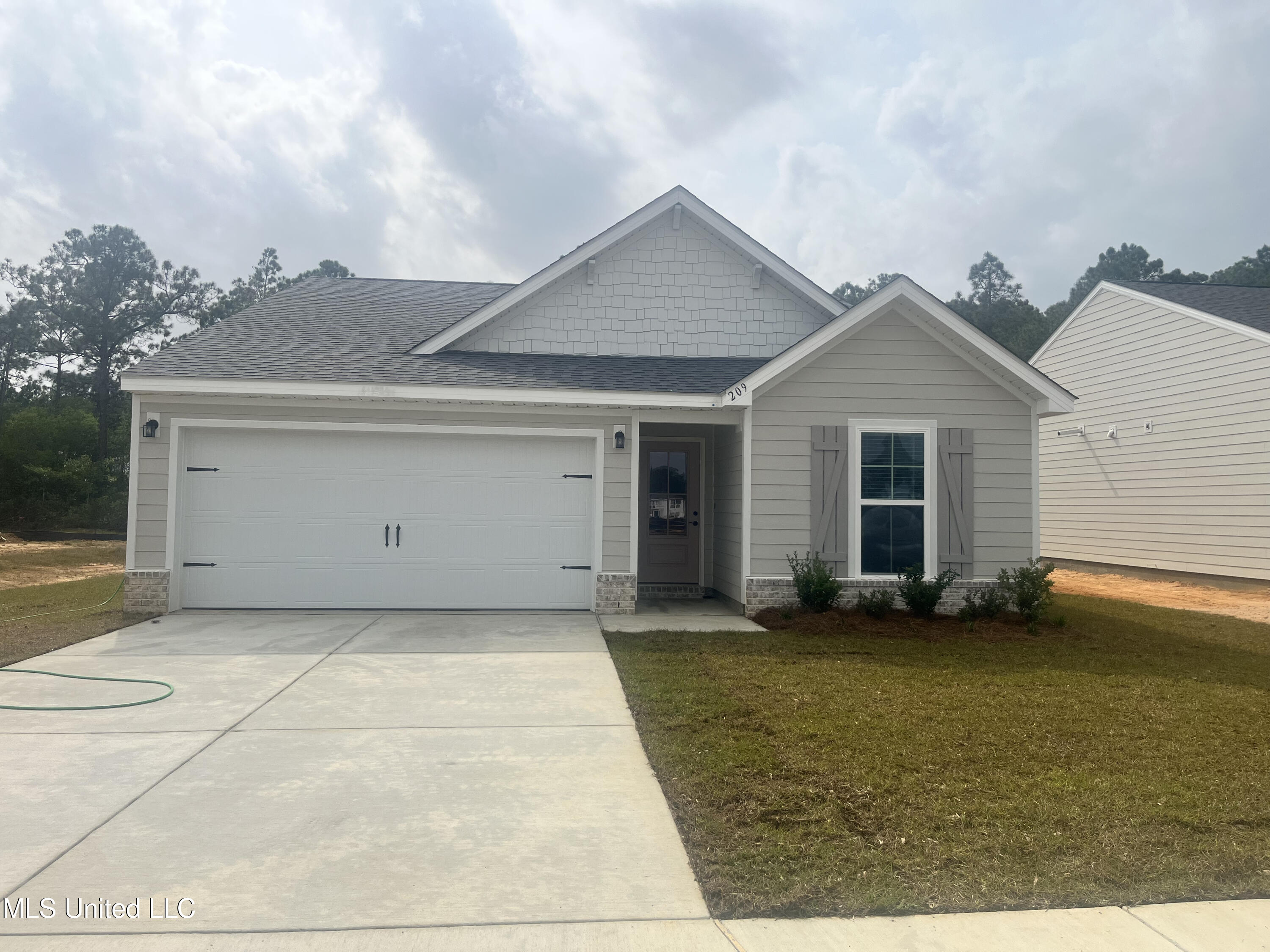 209 Savannah Gdns Road Ocean Springs, MS 39564 - Photo 1 of 12 Magnolia SE1005