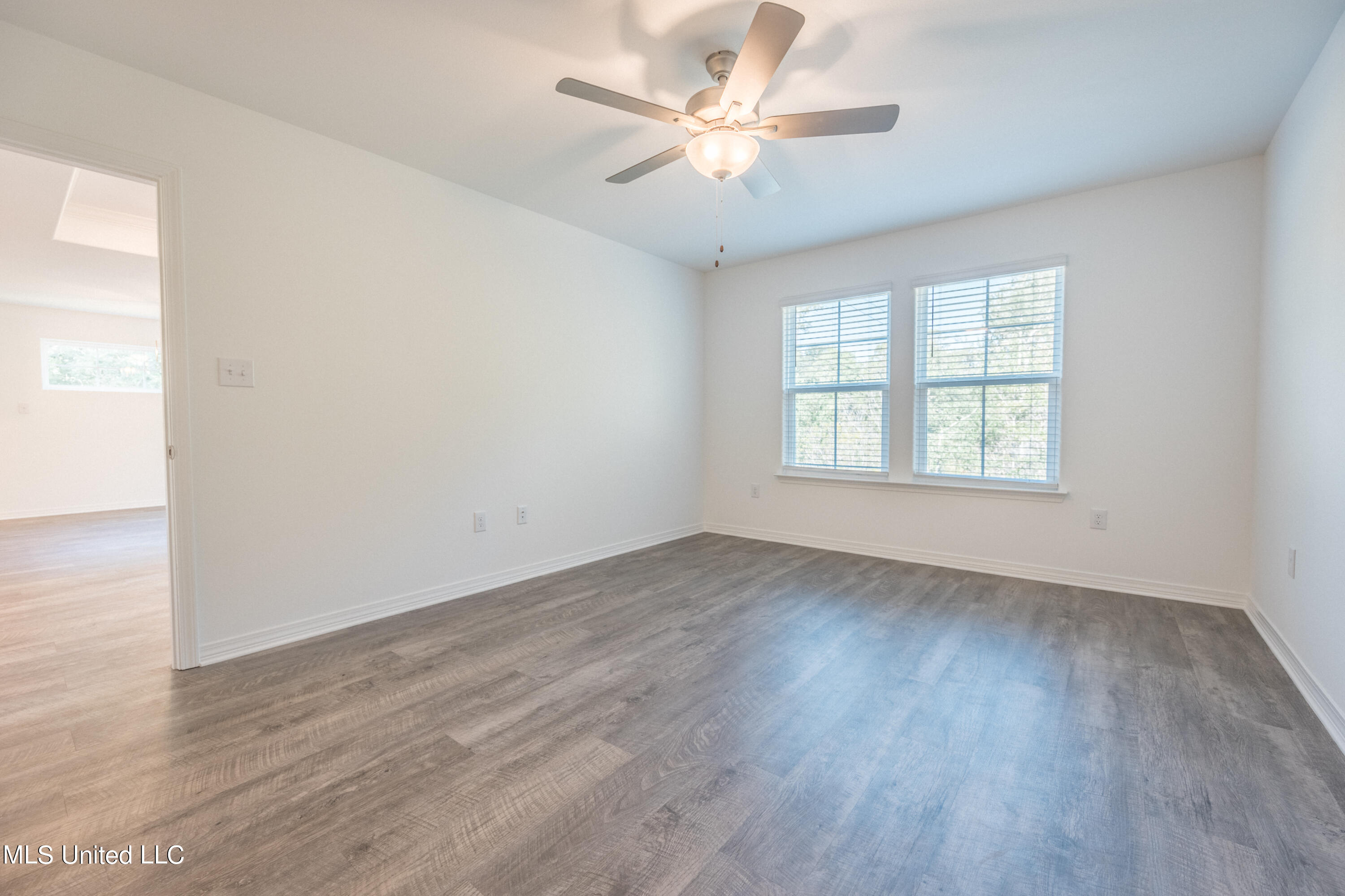 209 Savannah Gdns Road Ocean Springs, MS 39564 - Photo 4 of 12 Primary Bedroom