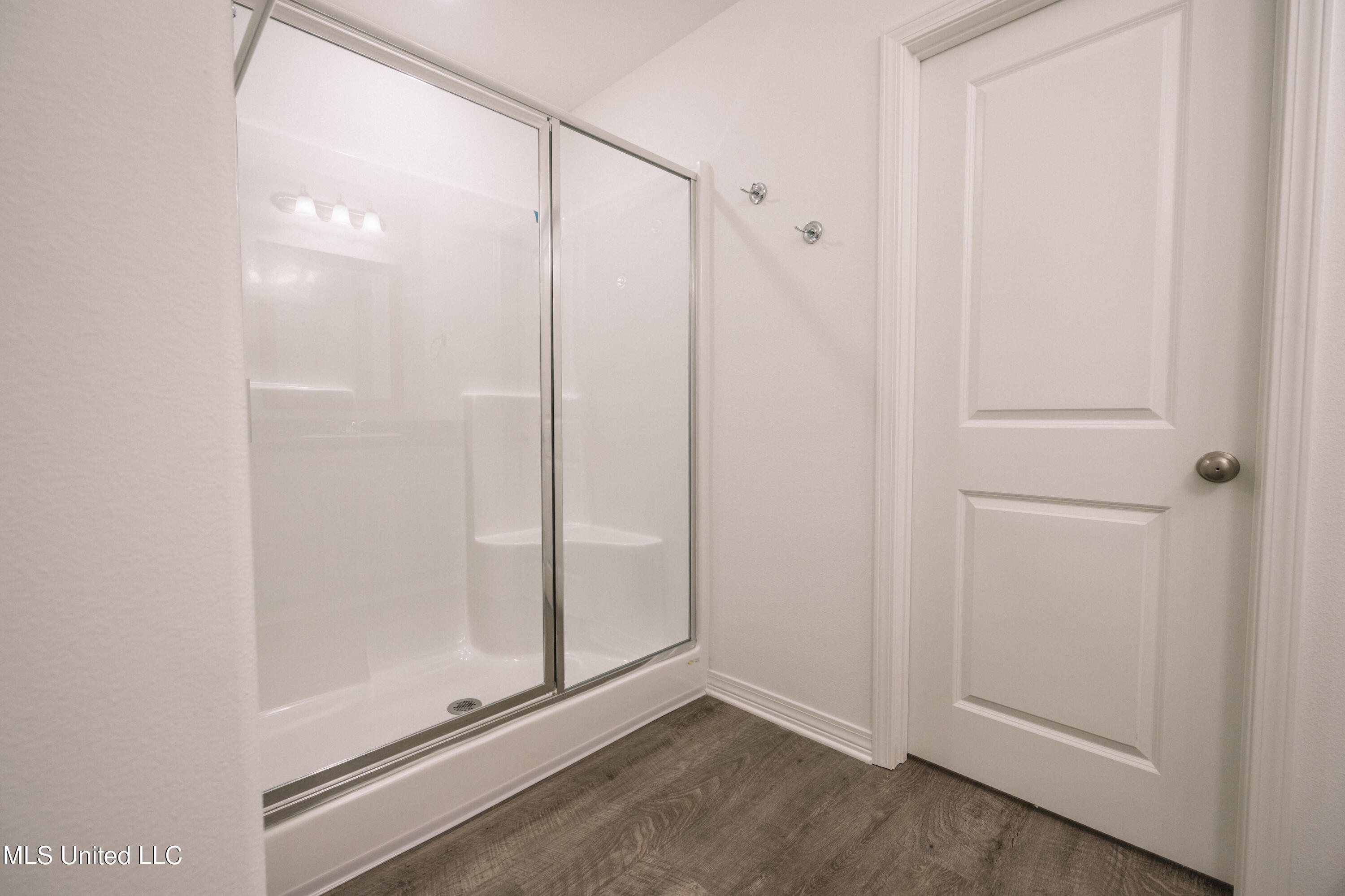 209 Savannah Gdns Road Ocean Springs, MS 39564 - Photo 7 of 12 Primary Bathroom