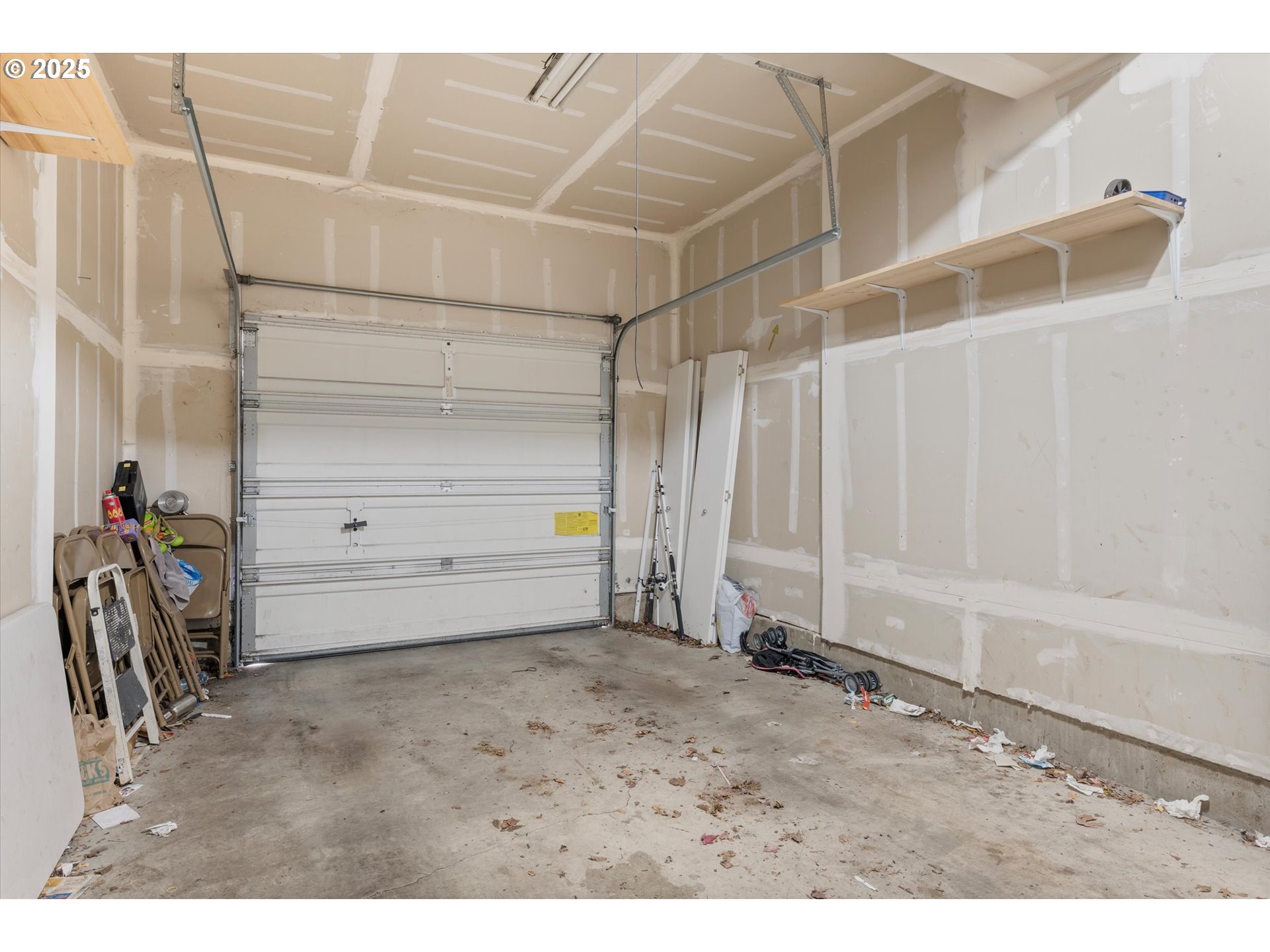 15723 Northeast Beech Street Portland, OR 97230 - Photo 7 of 9 a view of closet