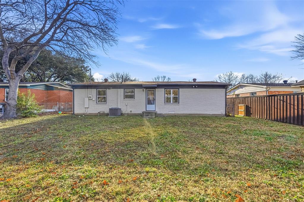 10833 Ruth Ann Drive Dallas, TX 75228 - Photo 16 of 17 a outdoor view