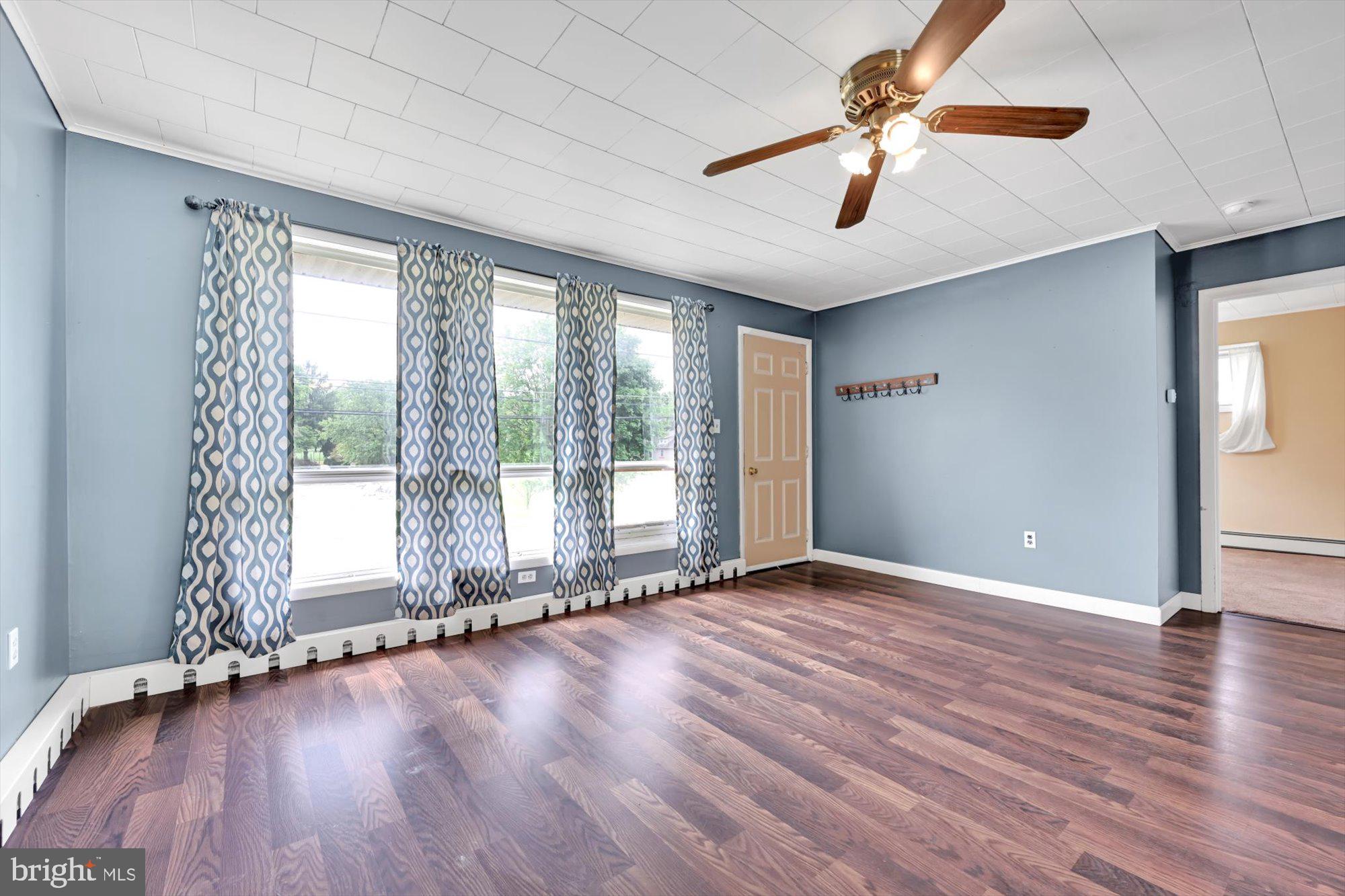 213 Akron Road Ephrata, PA 17522 - Photo 8 of 25 V4