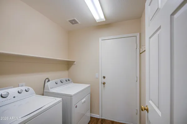 a view of a yard in front of house