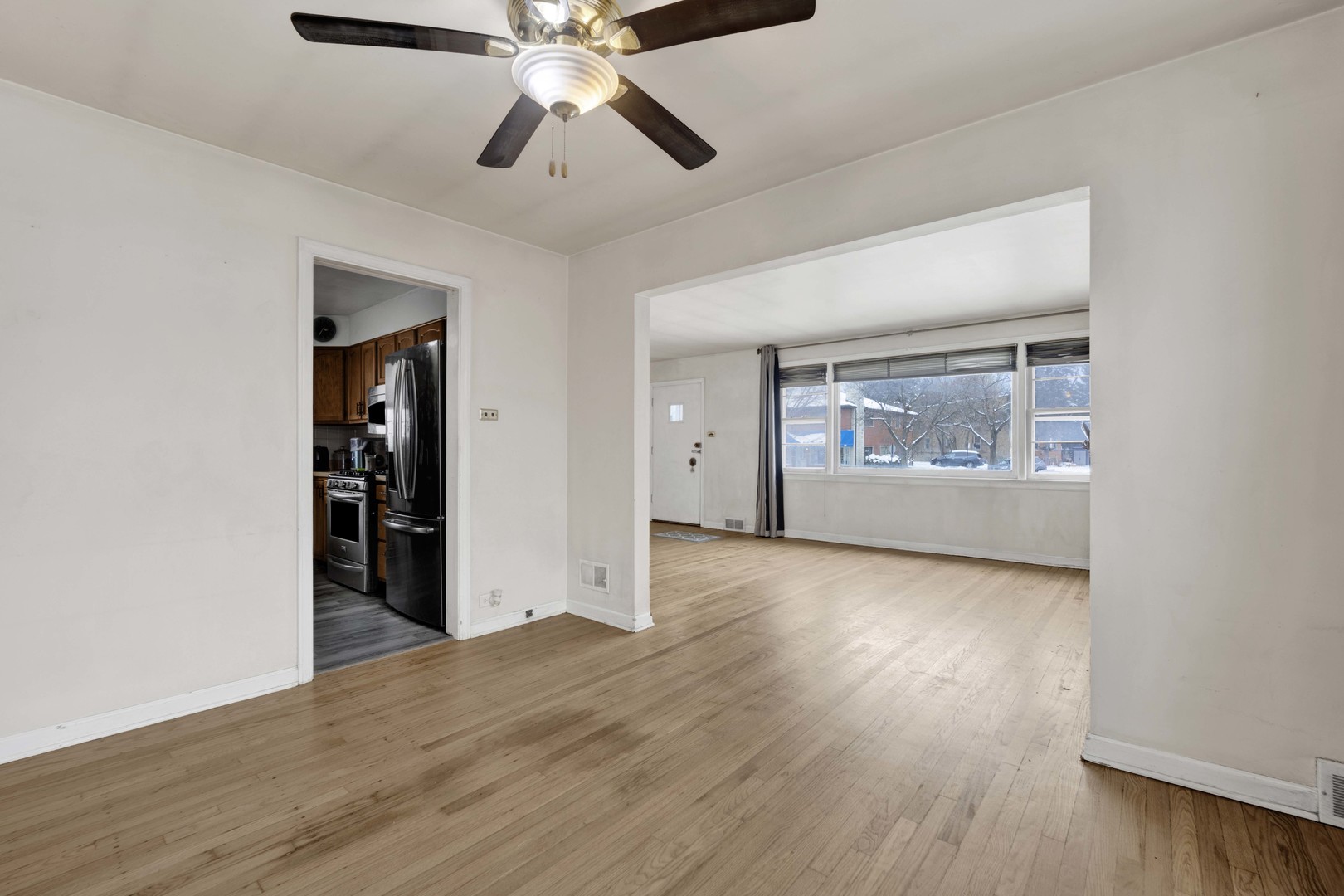 5265 West Devon Avenue Chicago, IL 60646 - Photo 6 of 23