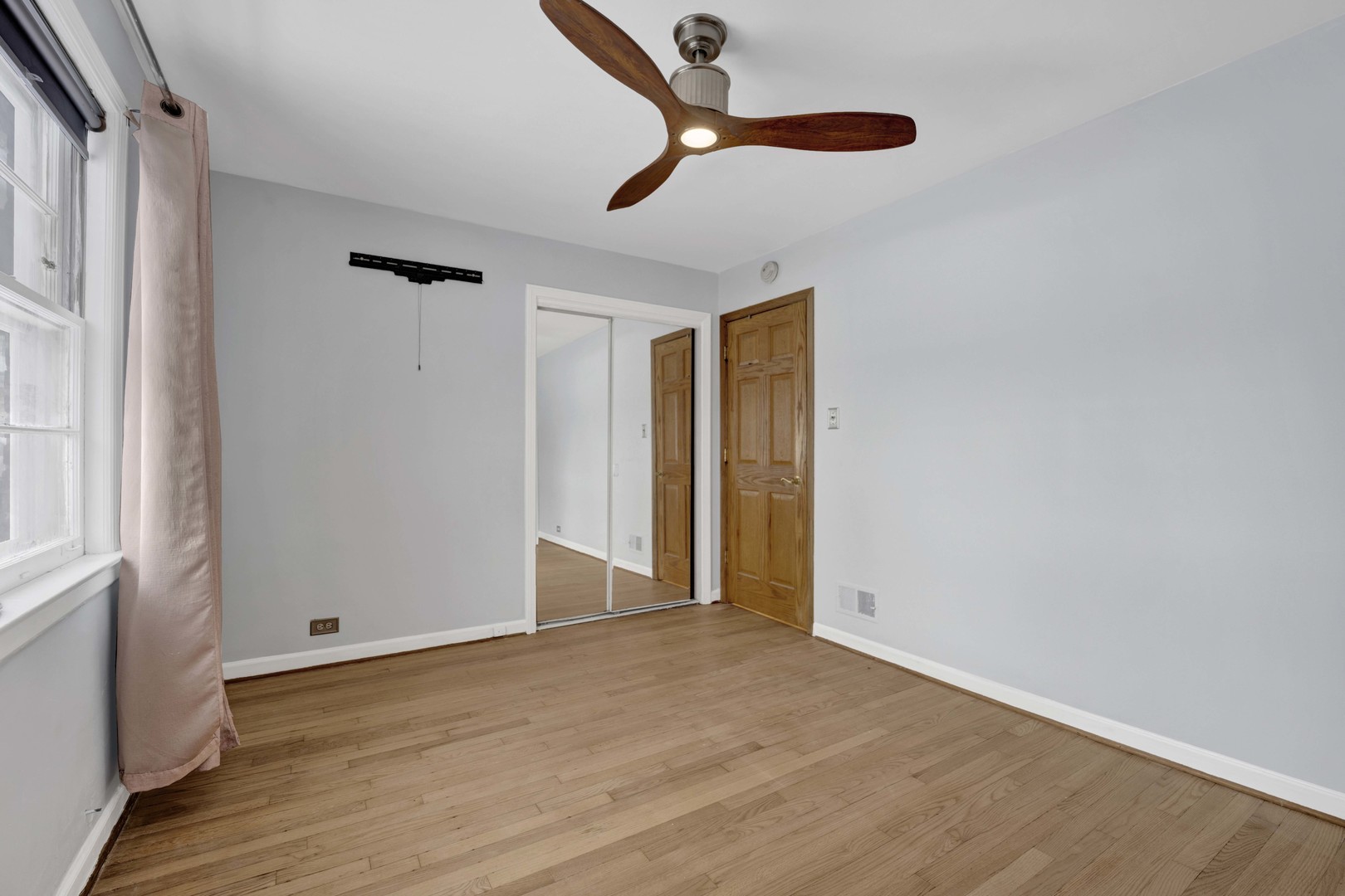 5265 West Devon Avenue Chicago, IL 60646 - Photo 9 of 23