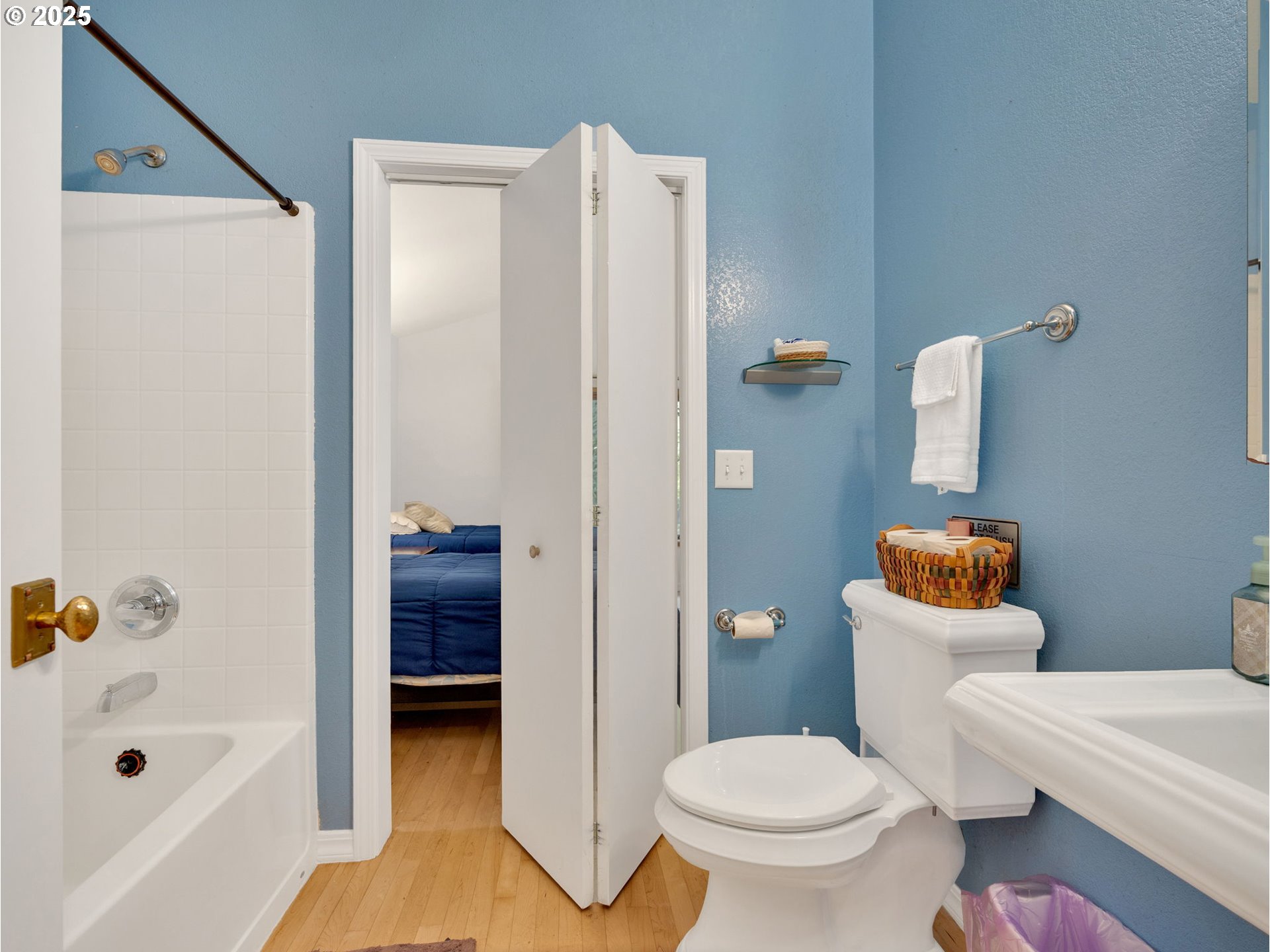 64079 East Barlow Trail Road Rhododendron, OR 97049 - Photo 29 of 48 a bathroom with a toilet and a shower