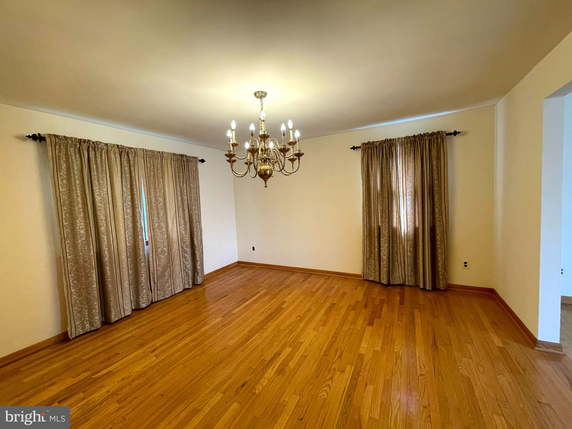 9207 Gardenia Road Baltimore, MD 21236 - Photo 4 of 19