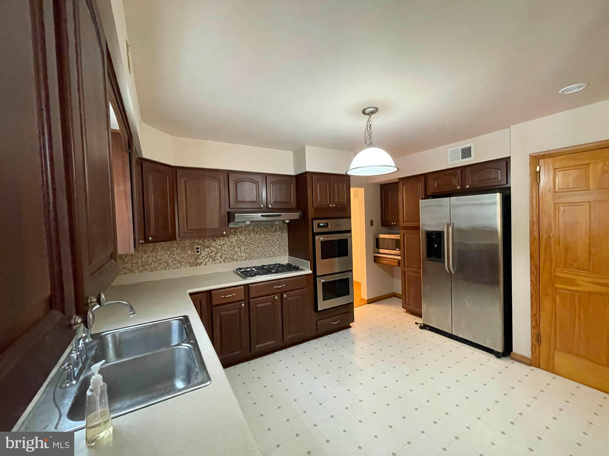 9207 Gardenia Road Baltimore, MD 21236 - Photo 6 of 19