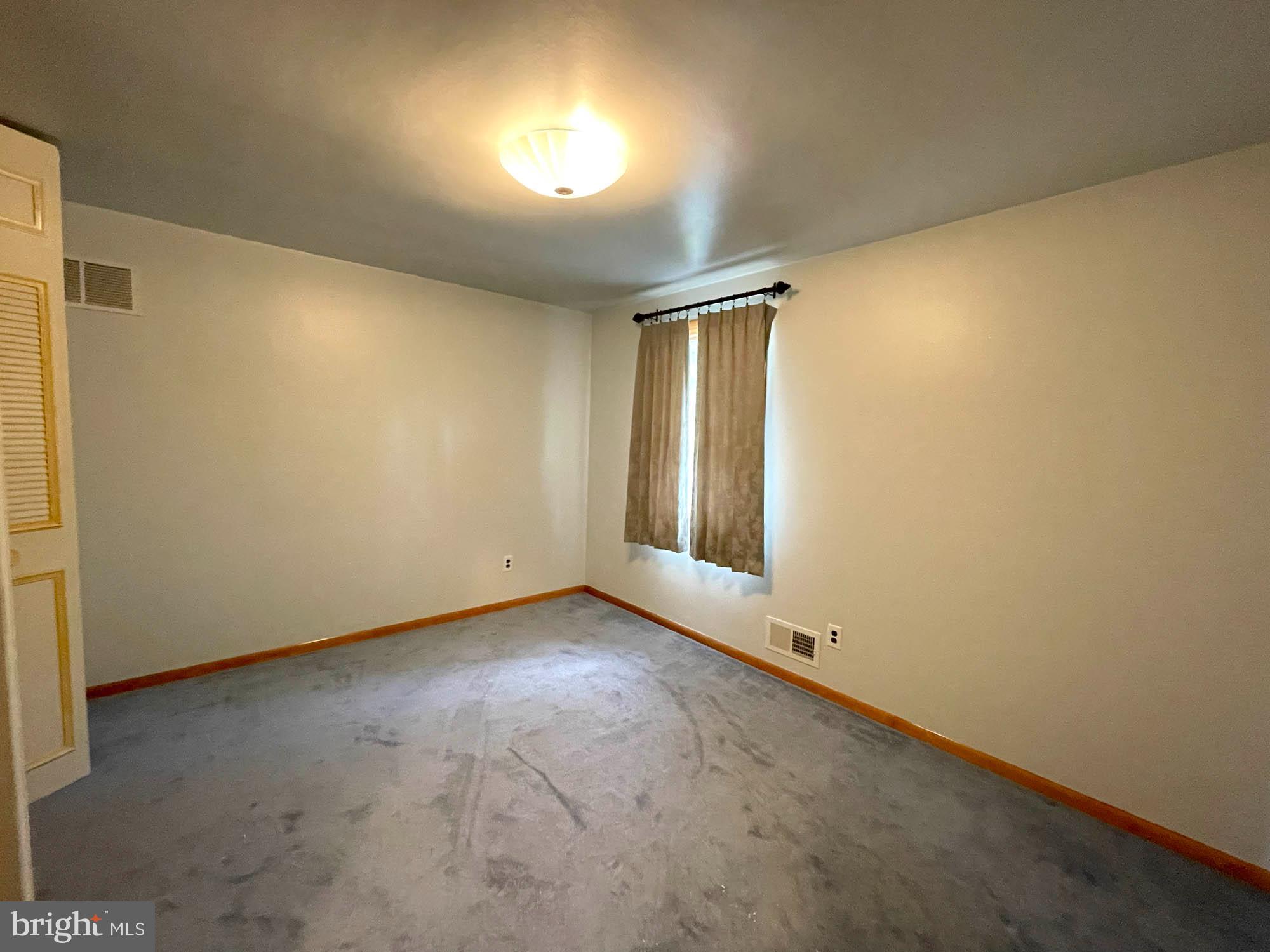 9207 Gardenia Road Baltimore, MD 21236 - Photo 9 of 19