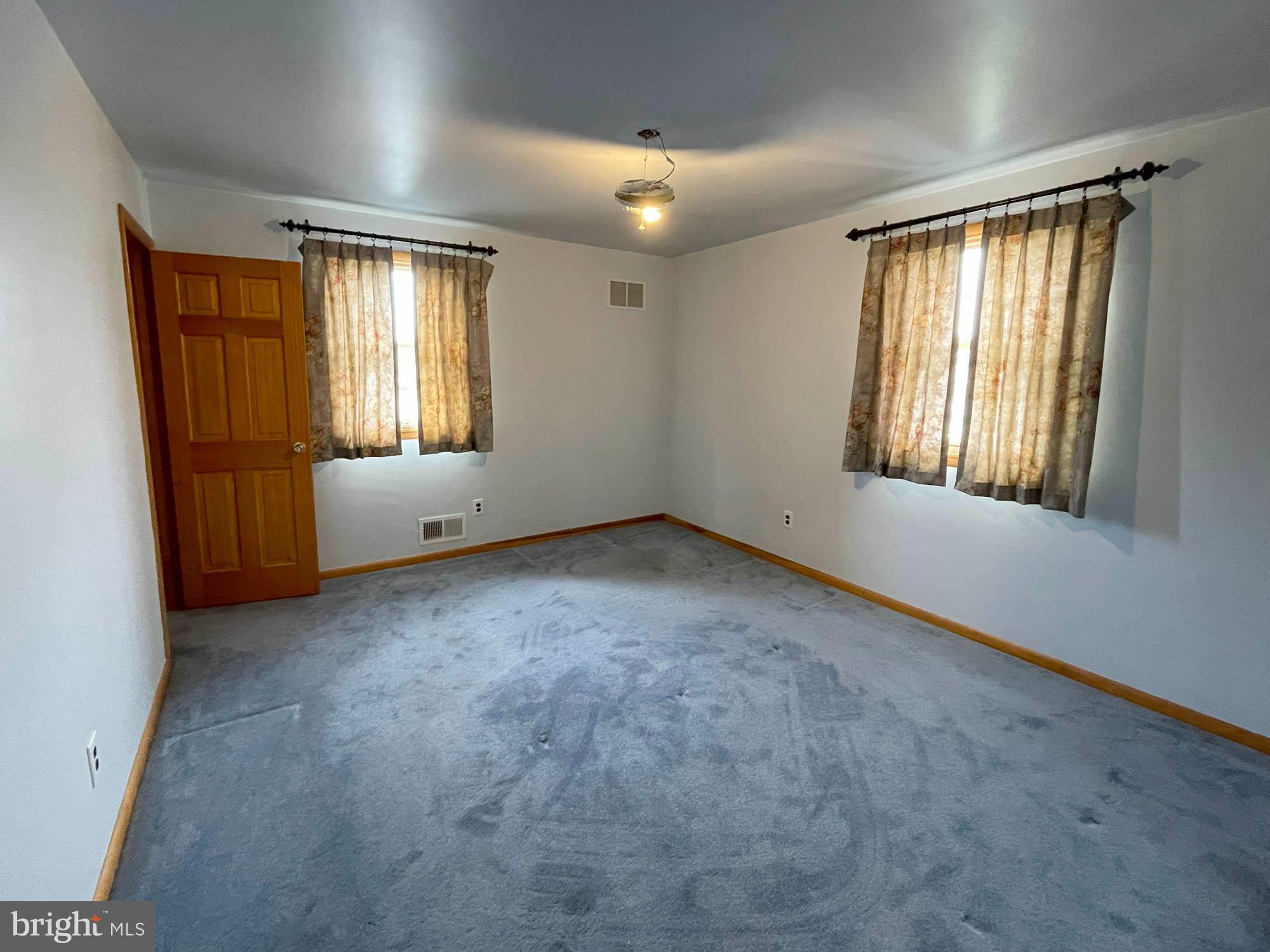 9207 Gardenia Road Baltimore, MD 21236 - Photo 10 of 19