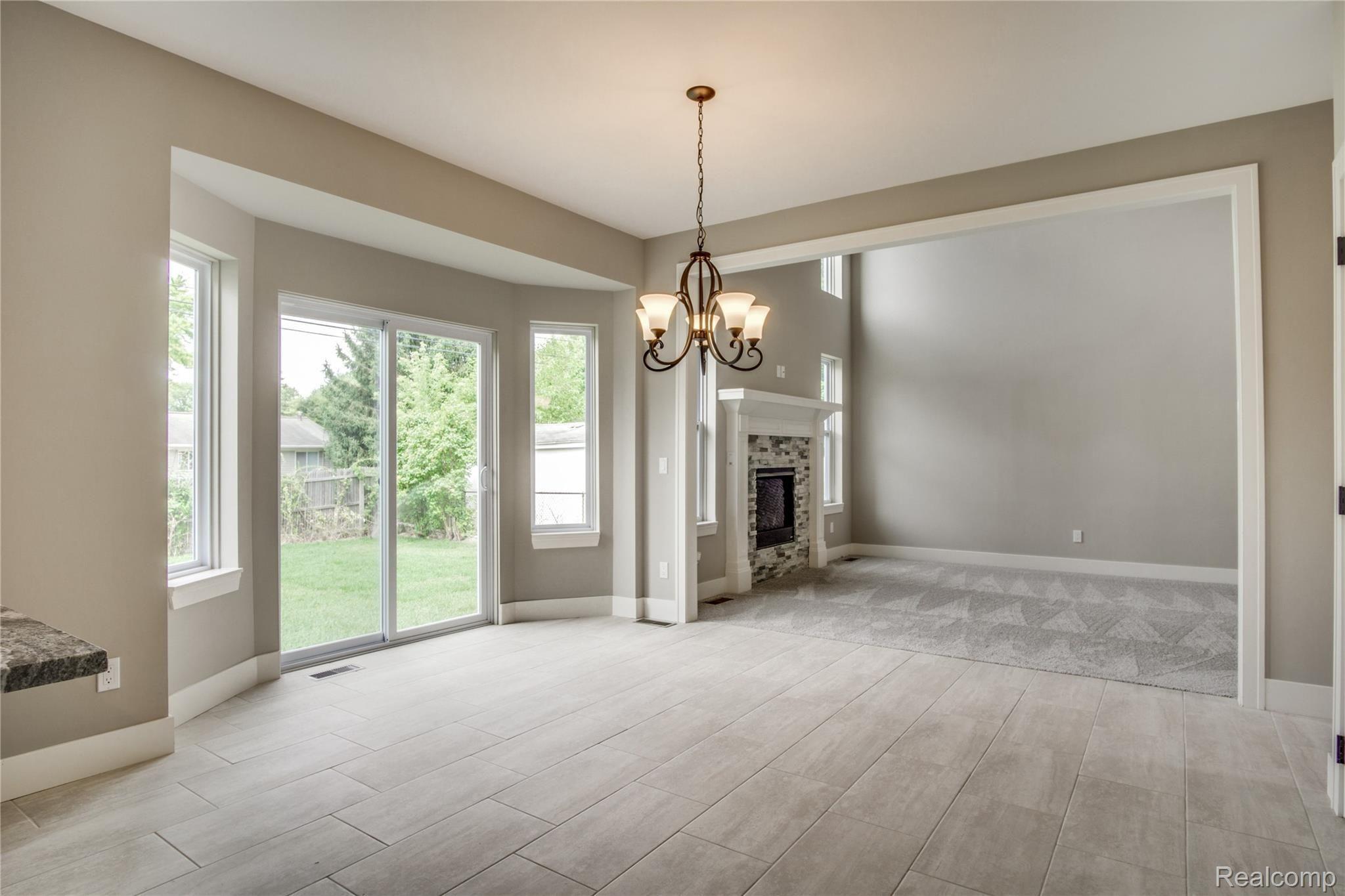 2914 Walsh Drive Rochester, MI 48309 - Photo 11 of 36 Interiors (10 of 37).jpg