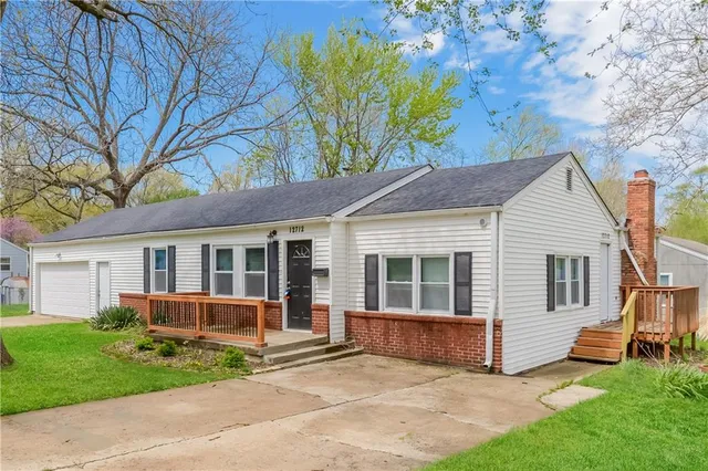 $1,825 | 12712 10th Street, Grandview, MO 64030
