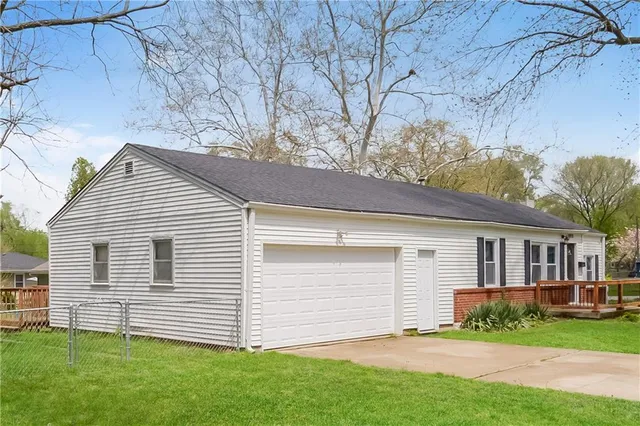 $1,825 | 12712 10th Street, Grandview, MO 64030