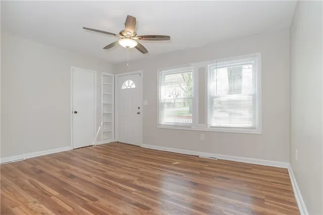 $1,825 | 12712 10th Street, Grandview, MO 64030