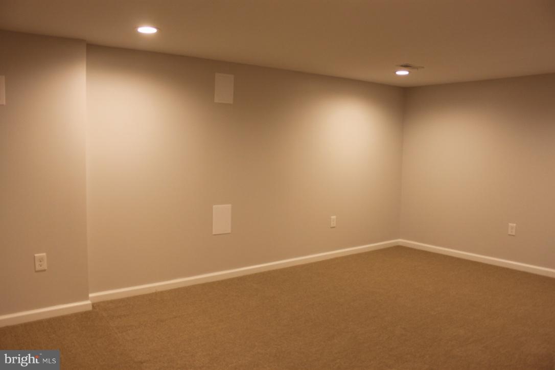 1654 Riverwood Road Baltimore, MD 21221 - Photo 21 of 30 a view of room