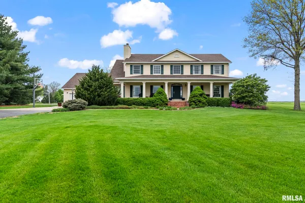 $650,000 | 1615 New Salem Church Road, New Berlin, IL 62670