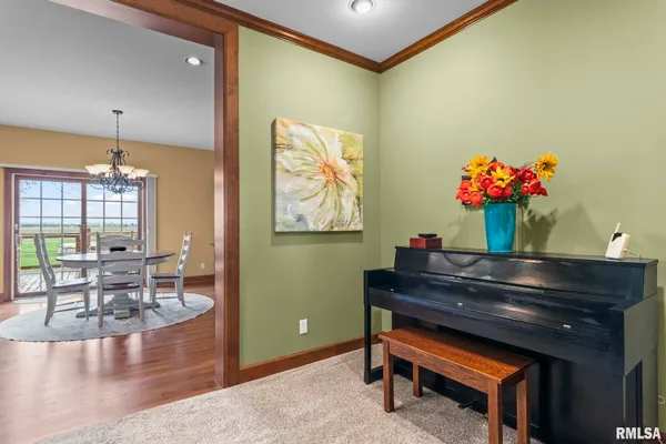 $650,000 | 1615 New Salem Church Road, New Berlin, IL 62670