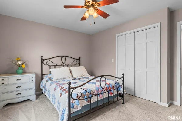 $650,000 | 1615 New Salem Church Road, New Berlin, IL 62670