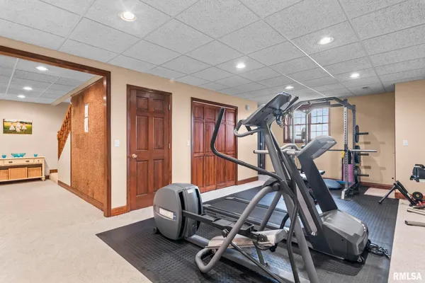 $650,000 | 1615 New Salem Church Road, New Berlin, IL 62670