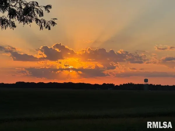 $650,000 | 1615 New Salem Church Road, New Berlin, IL 62670