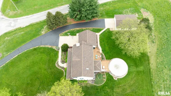$650,000 | 1615 New Salem Church Road, New Berlin, IL 62670