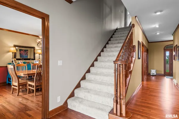 $650,000 | 1615 New Salem Church Road, New Berlin, IL 62670