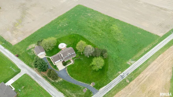 $650,000 | 1615 New Salem Church Road, New Berlin, IL 62670