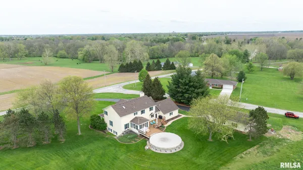 $650,000 | 1615 New Salem Church Road, New Berlin, IL 62670