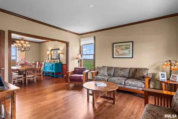 $650,000 | 1615 New Salem Church Road, New Berlin, IL 62670