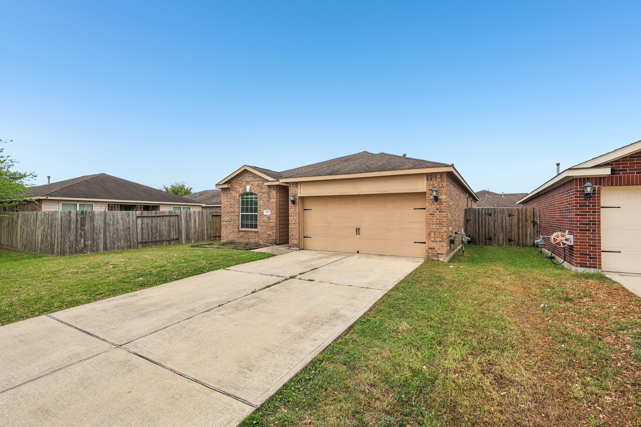1819 Opal Peach Drive Rosharon, TX 77583 - Photo 2 of 28