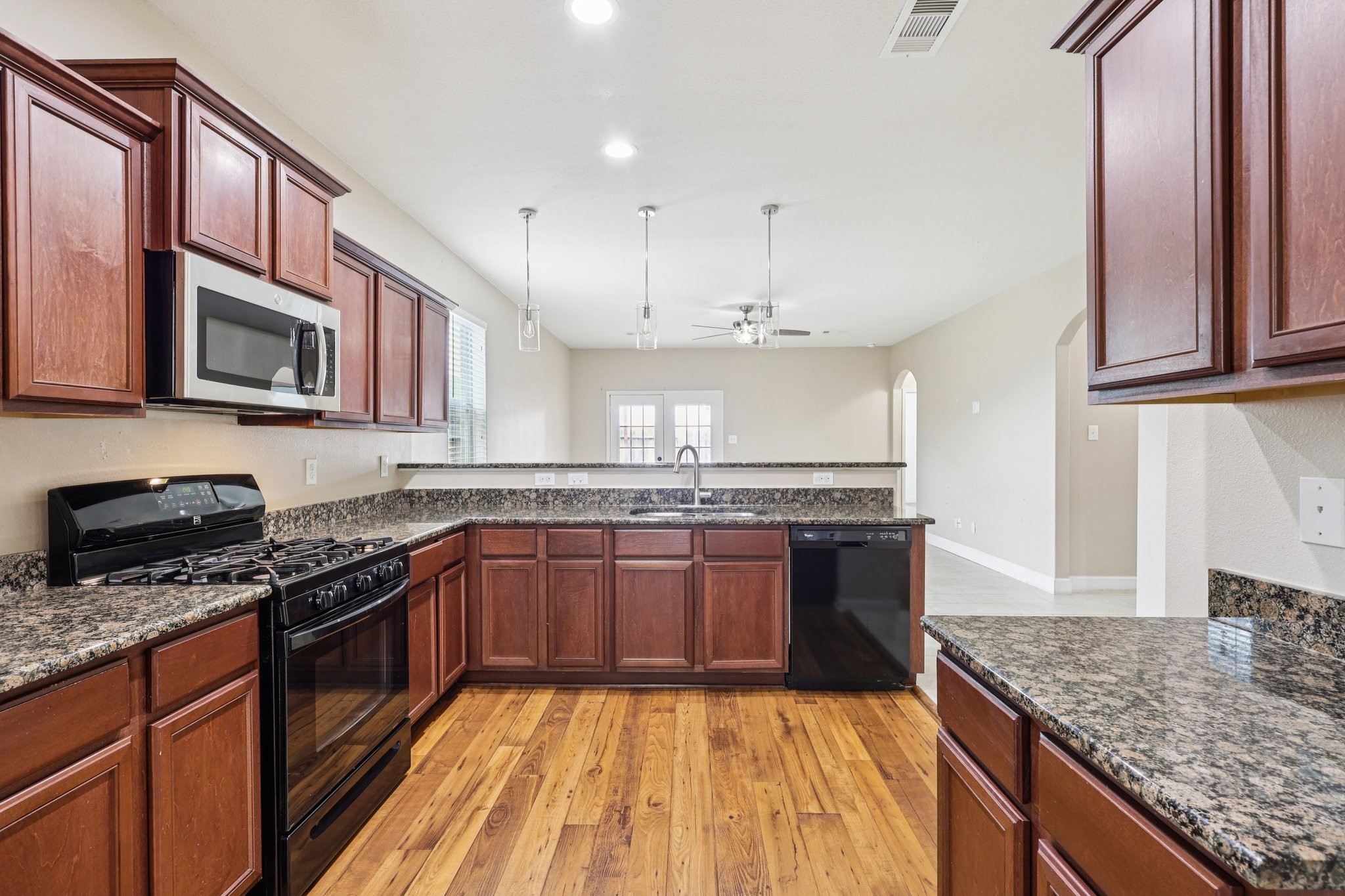 1819 Opal Peach Drive Rosharon, TX 77583 - Photo 8 of 28