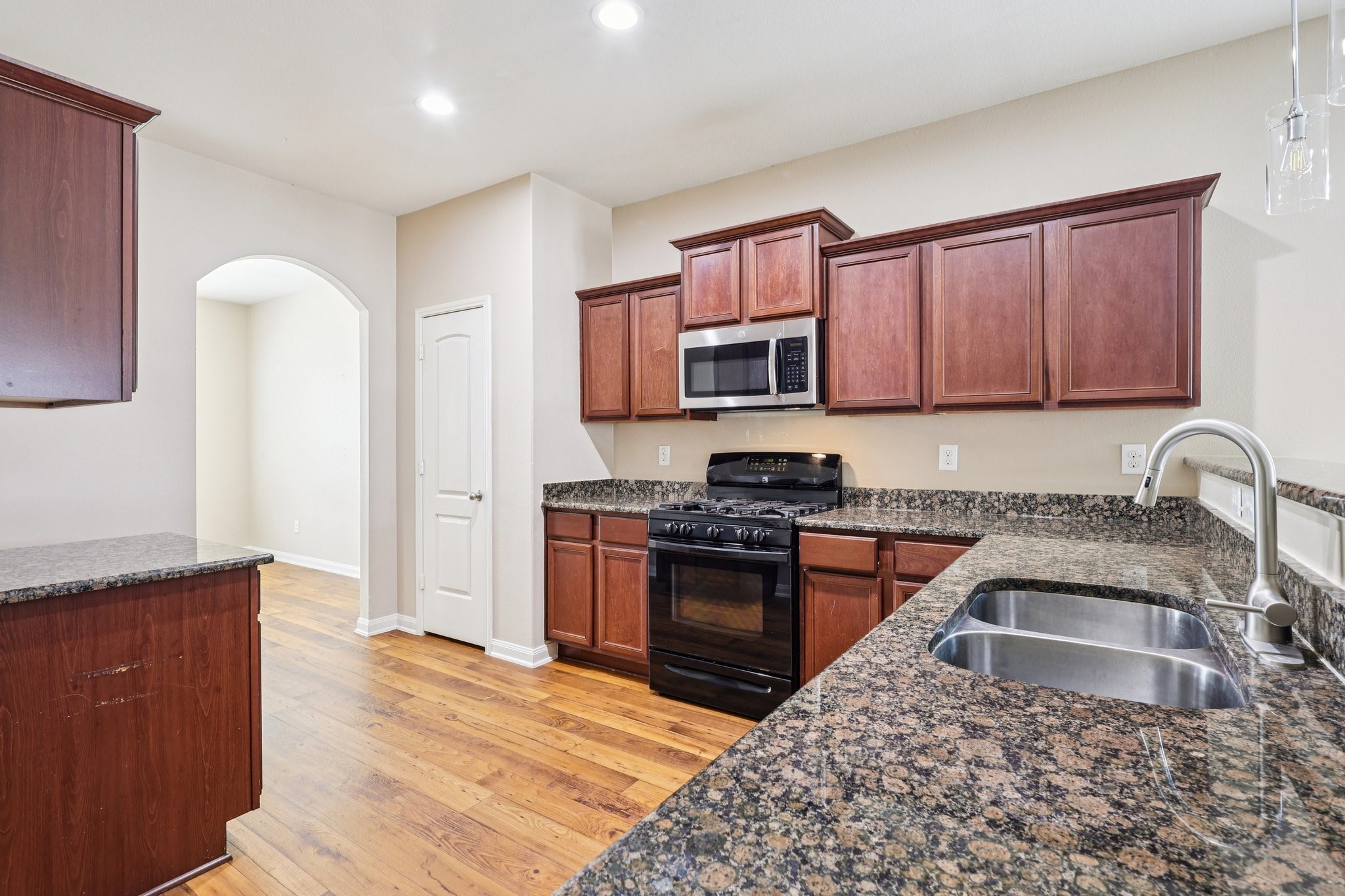 1819 Opal Peach Drive Rosharon, TX 77583 - Photo 9 of 28