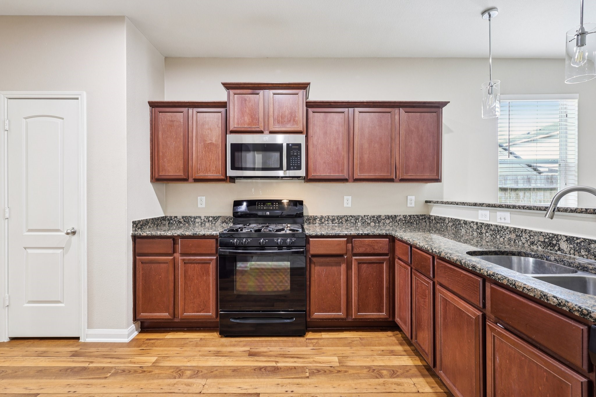 1819 Opal Peach Drive Rosharon, TX 77583 - Photo 10 of 28