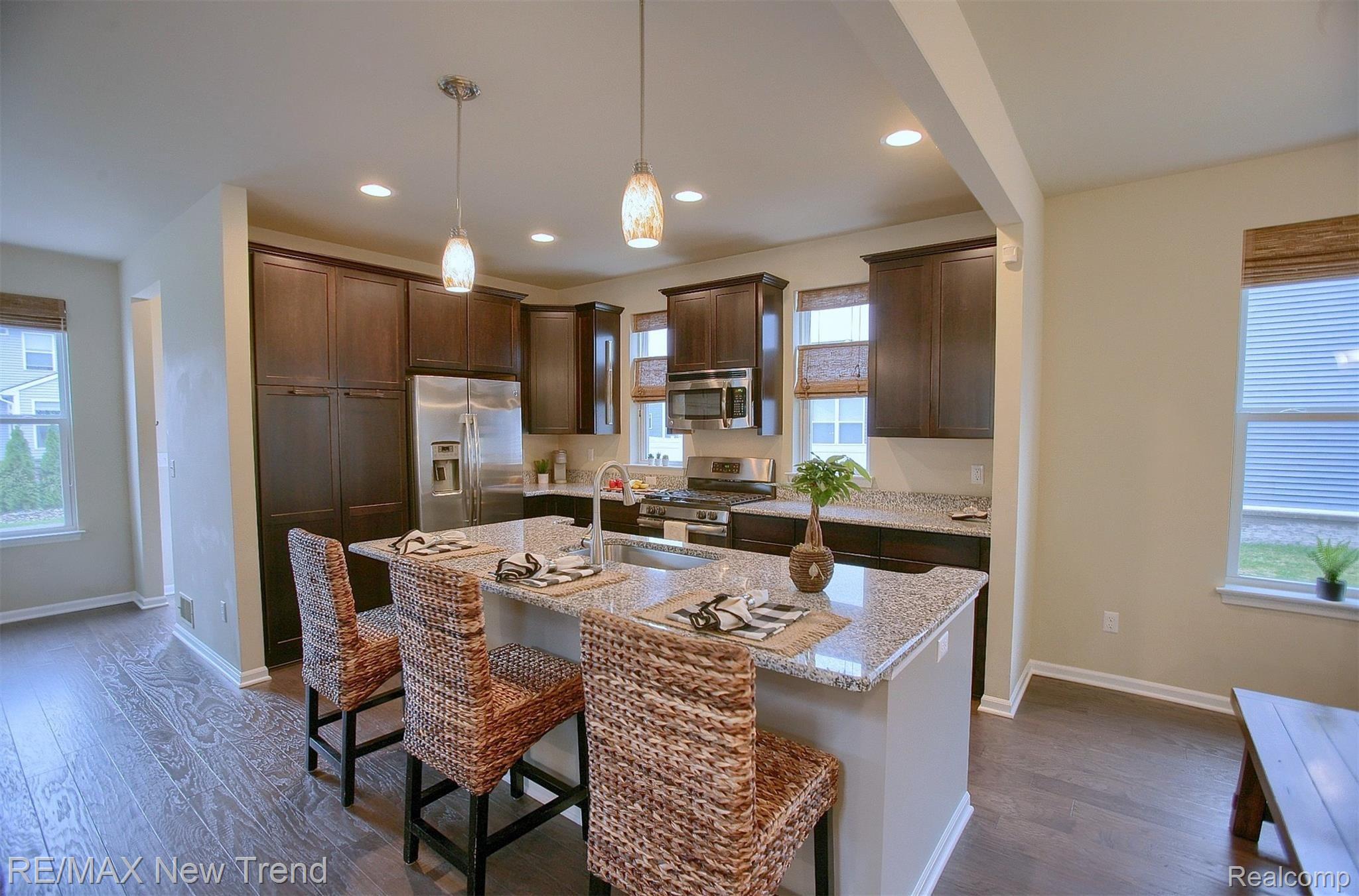 3207 Curtis Road Wixom, MI 48393 - Photo 7 of 33 7-Kitchen.jpg