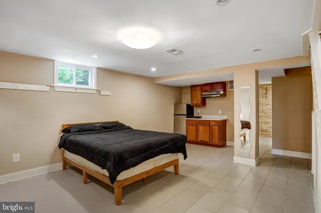 $3,850 | 4627 12th Street Northeast, Washington, DC 20017