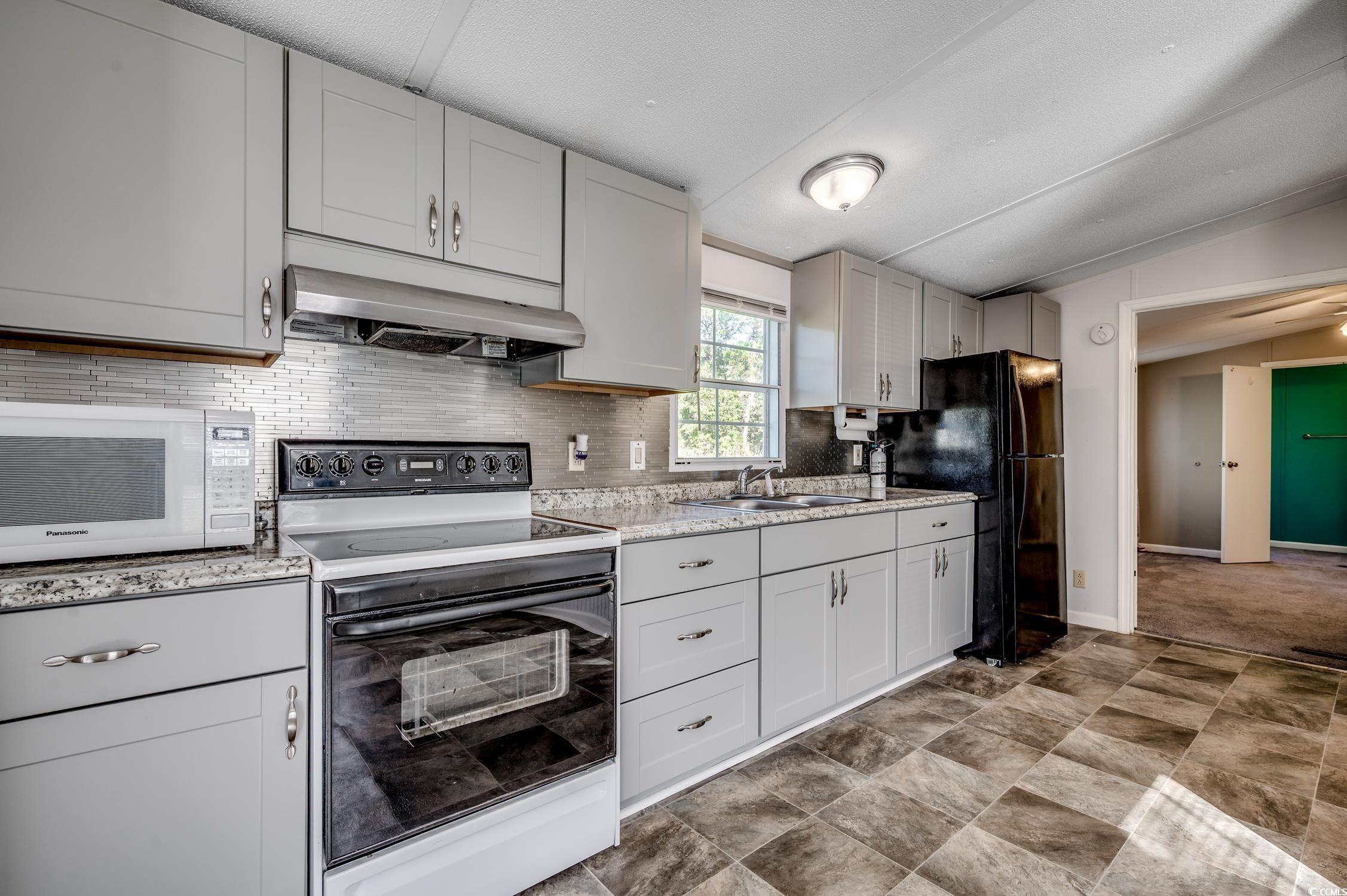 1304 Oscar Road Little River, SC 29566 - Photo 7 of 40 Gallery Image 7