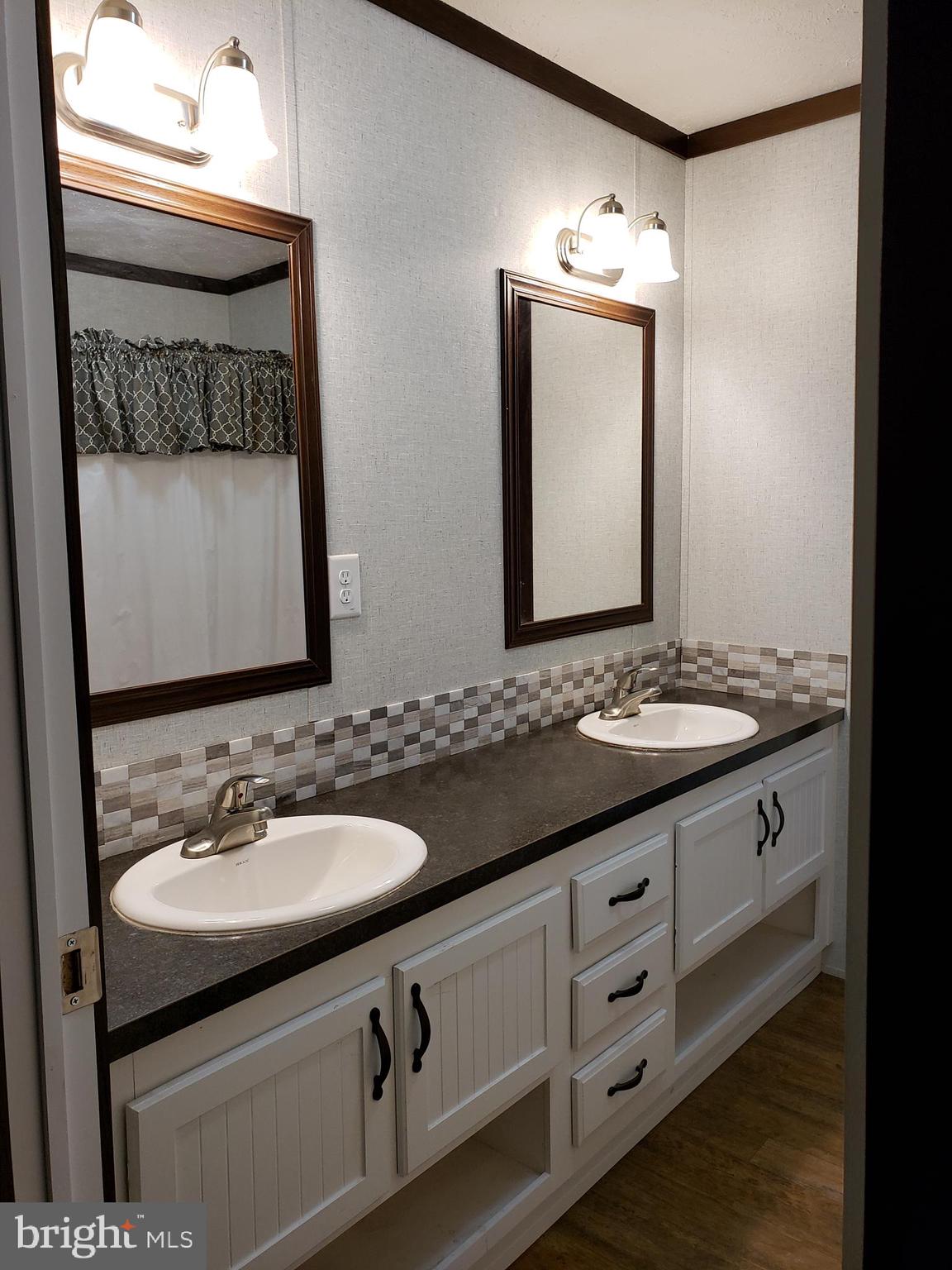 357 Packing House Road Berkeley Springs, WV 25411 - Photo 27 of 42 Main hallway bath