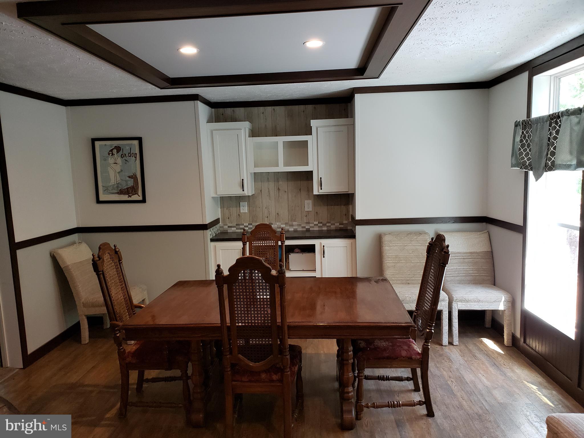 357 Packing House Road Berkeley Springs, WV 25411 - Photo 4 of 42 Dinning Room area