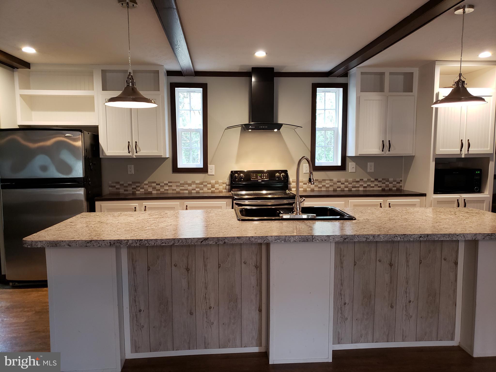 357 Packing House Road Berkeley Springs, WV 25411 - Photo 10 of 42 All open
