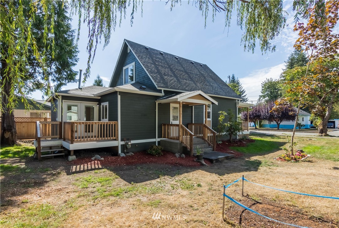 608 3rd Street Sultan, WA 98294 - Photo 3 of 25