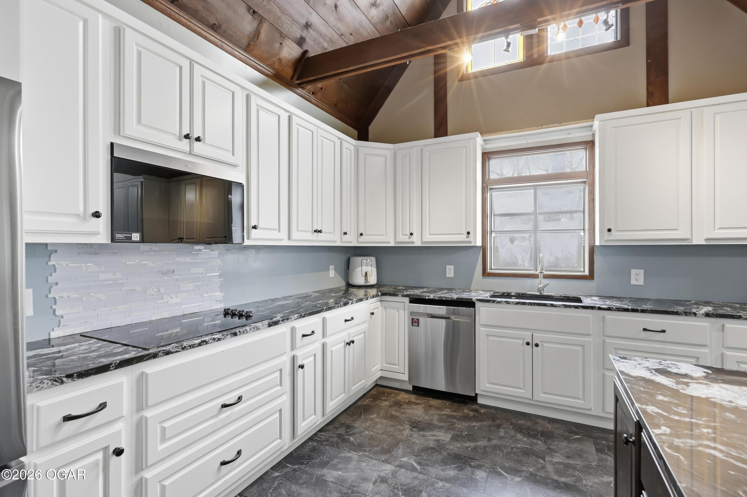 11830 Whispering Pines Road Neosho, MO 64850 - Photo 19 of 41 Gallery Image 19