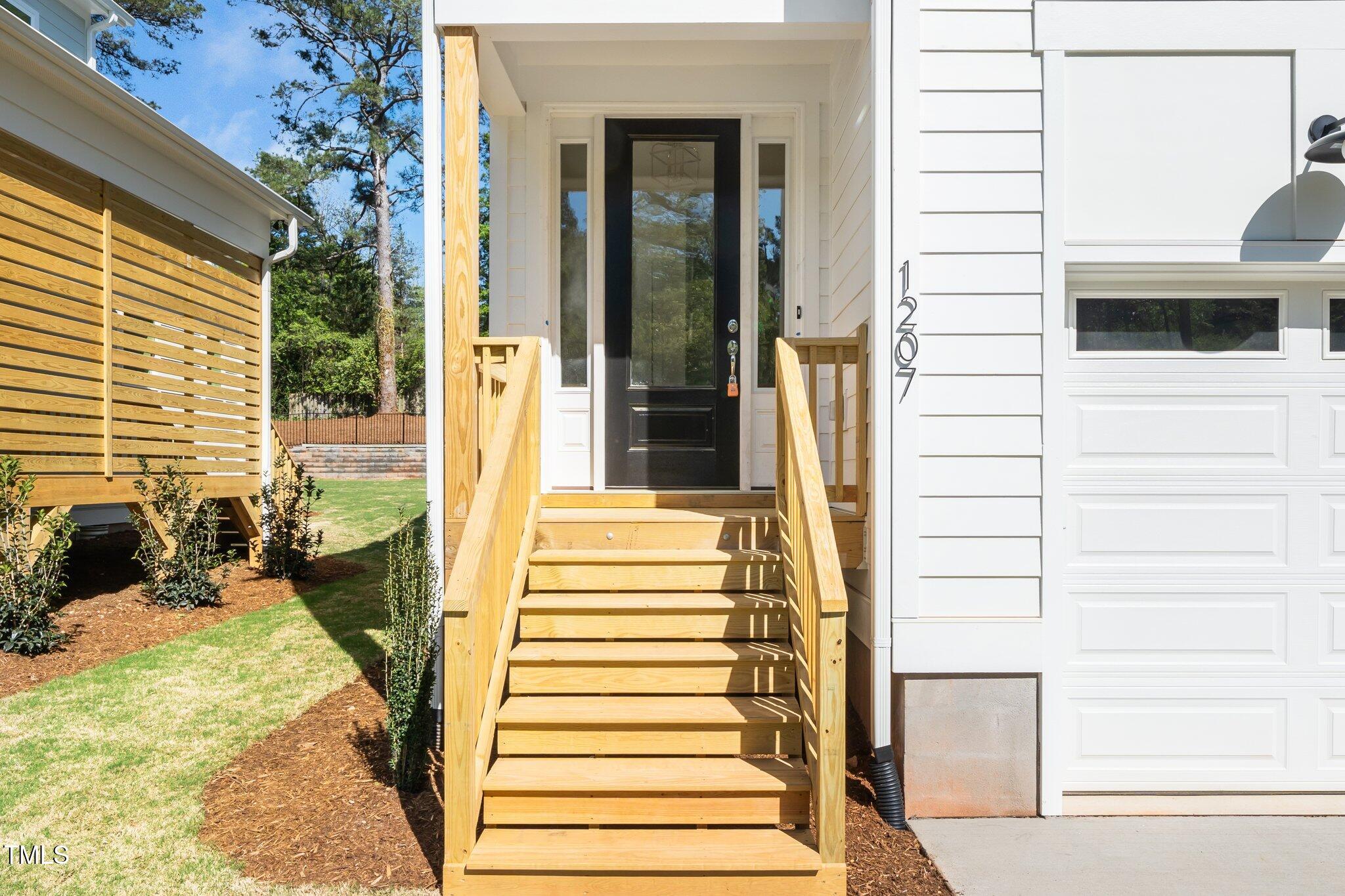 1207 Chaney Road Raleigh, NC 27606 - Photo 5 of 32 4-web-or-mls-1207 Chaney (30 of 33)