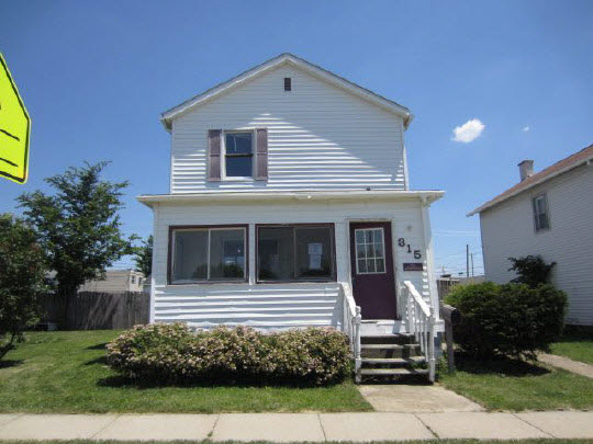 315 8th Street Rochelle, IL 61068 - Photo 1 of 11 a house view with a garden space