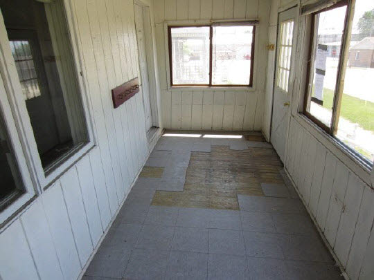 315 8th Street Rochelle, IL 61068 - Photo 10 of 11 a view of a hallway with windows