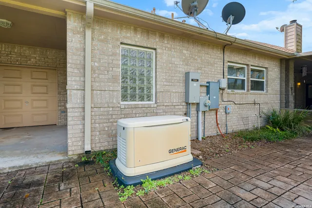 a view of entrance door of the house