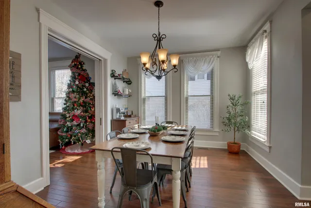 $329,900 | 2700 Maine Street, Quincy, IL 62301